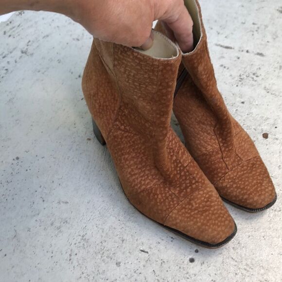 Beautiful Vintage  - Picture 2 of 5